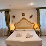 Ca' De Le Capuzine * Veneza