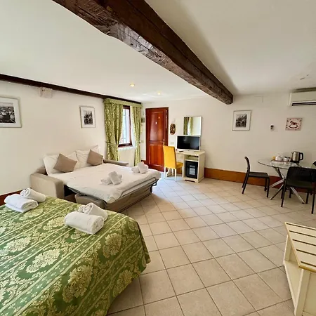Ca' De Le Capuzine البندقية