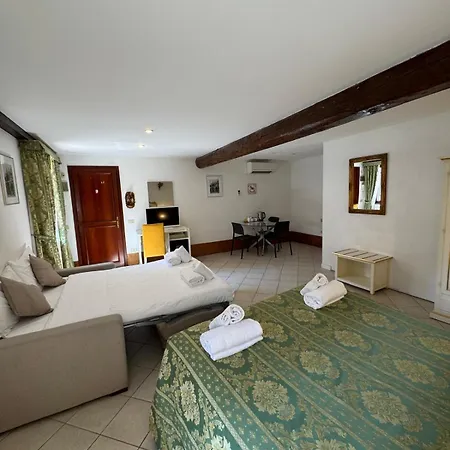 Ca' De Le Capuzine البندقية