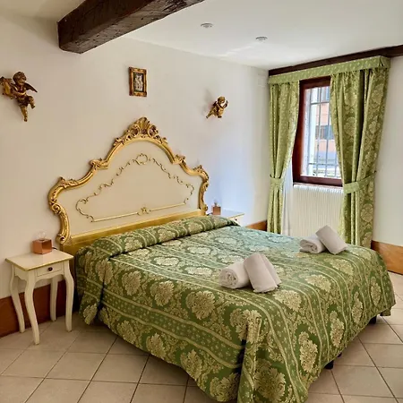 Ca' De Le Capuzine Affittacamere Venezia