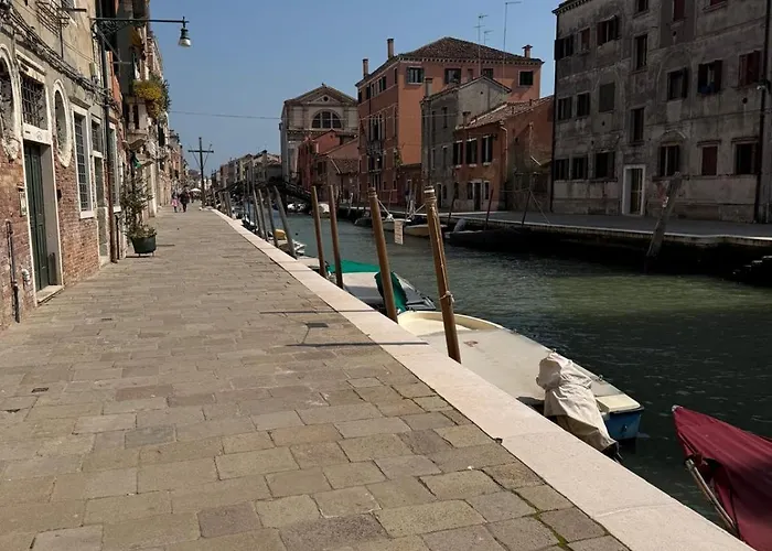 Ca' De Le Capuzine Affittacamere