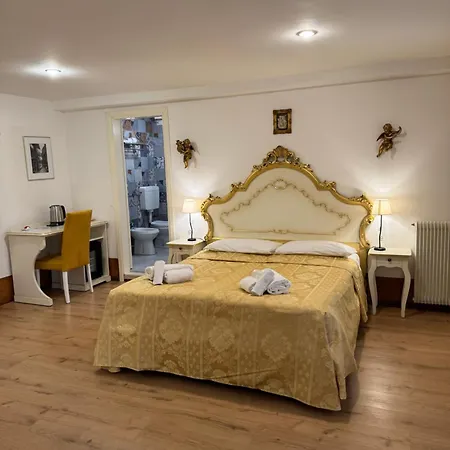 Ca' De Le Capuzine * Venise